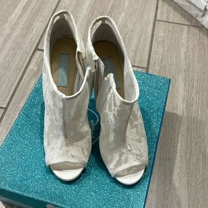 Ladies dress heels